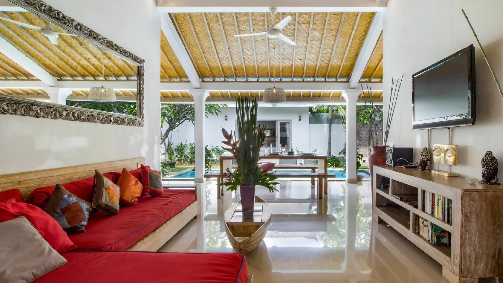 Villa Crystal سمينياك إندونيسيا
